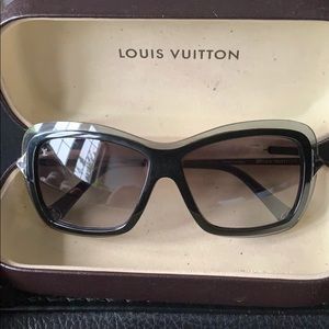 Louis Vuitton Poppy Z0493W Sunglasses